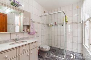 Image 33 - 204241
