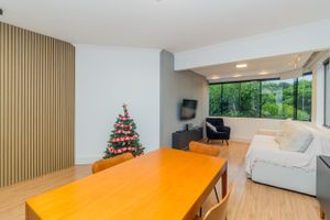 Image 1 - 204282