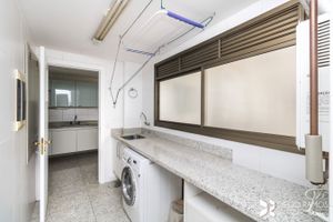 Image 33 - 204292