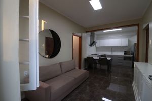 Image 2 - 204293