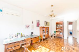 Image 1 - 204302