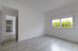 Image 4 - 204306