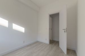 Image 10 - 204306