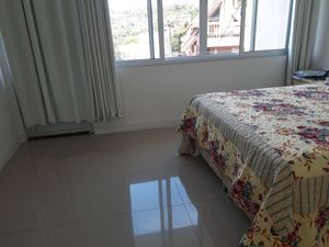 Image 18 - 204331