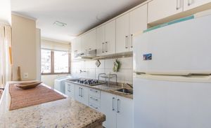 Image 14 - 204379
