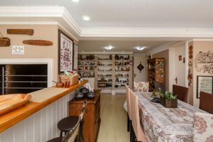 Image 14 - 204400