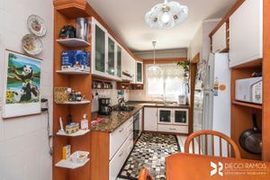 Image 31 - 204419