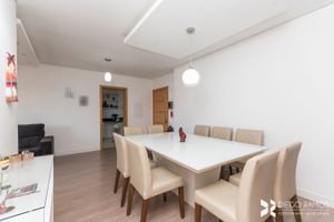 Image 3 - 204426