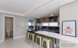 Image 30 - 204472