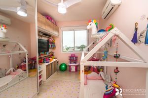 Image 10 - 204575