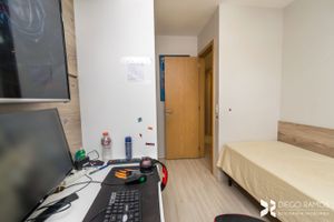 Image 15 - 204575