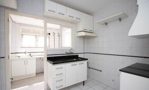 Image 4 - 204670