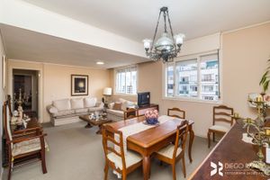 Image 3 - 204698
