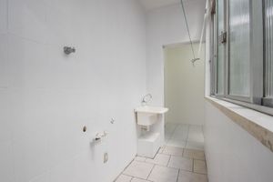 Image 5 - 204699