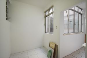 Image 6 - 204699