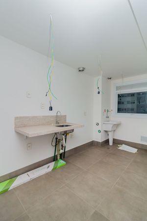 Image 25 - 204707