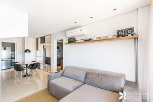 Image 4 - 204762