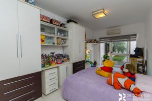 Image 10 - 204815