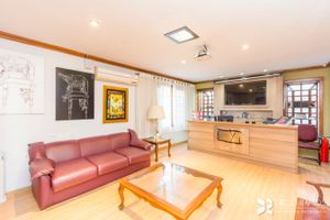 Image 1 - 204887