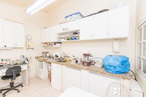 Image 16 - 204887