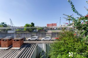 Image 7 - 204898