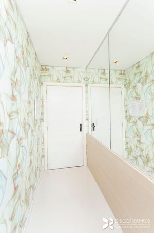Image 18 - 205000