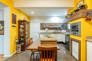 Image 15 - 205013