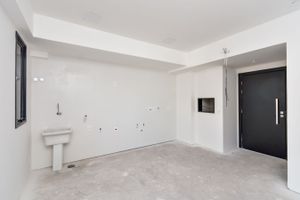 Image 4 - 205026