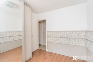 Image 19 - 205043