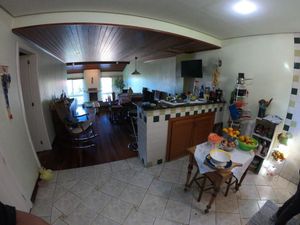 Image 6 - 205052