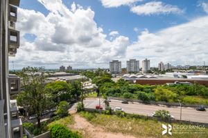 Image 4 - 205053