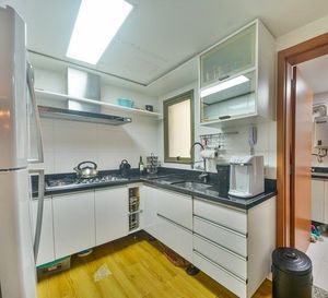 Image 11 - 205106