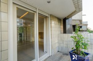Image 33 - 205180