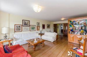 Image 3 - 205205
