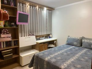 Image 25 - 205209