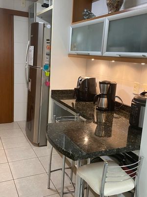 Image 11 - 205209