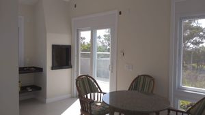 Image 3 - 205210