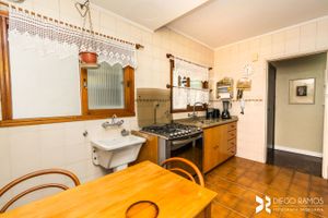 Image 20 - 205241