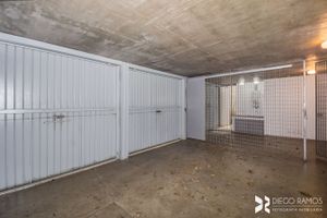 Image 30 - 205252