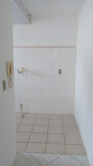 Image 4 - 205272