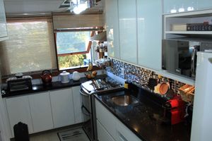 Image 25 - 205301