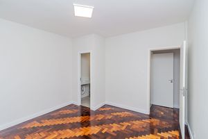 Image 19 - 205355