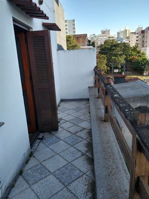 Image 11 - 205377