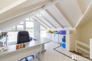 Image 35 - 205423