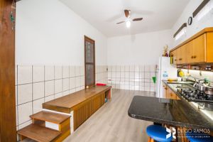 Image 33 - 205579