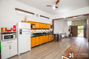 Image 34 - 205579