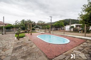 Image 44 - 205579