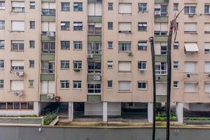 Image 50 - 205600
