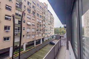 Image 51 - 205600