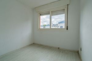 Image 11 - 205615